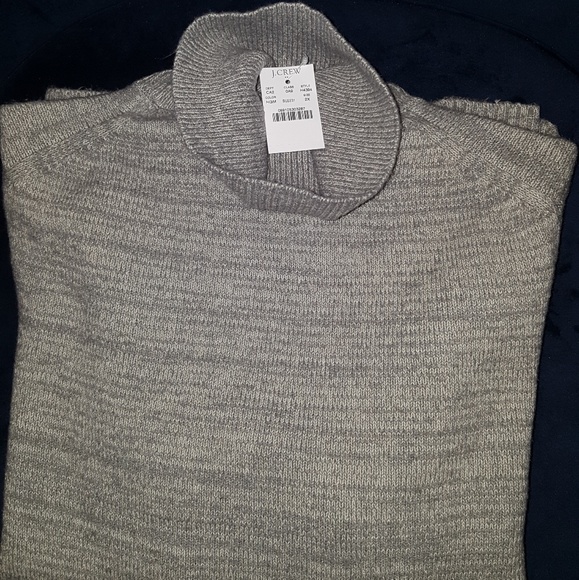 (SOLD) J. Crew Women's Sweater - Picture 4 of 6